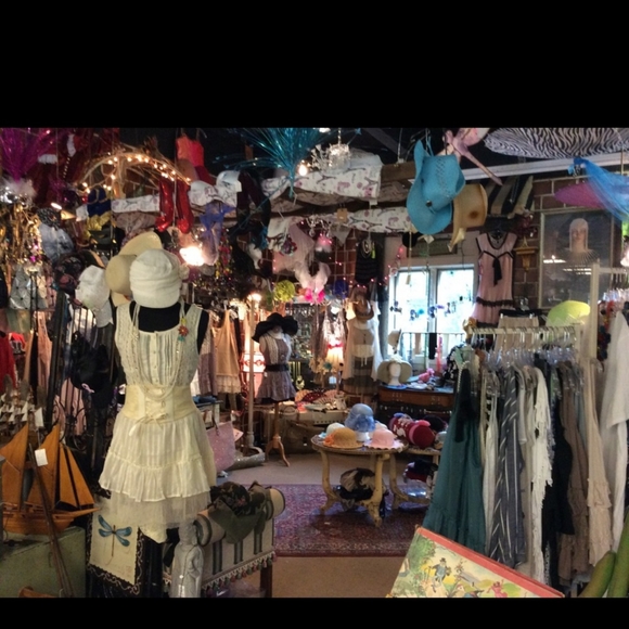 COPY - Meet your Posher, Tammi - Picture 2 of 2